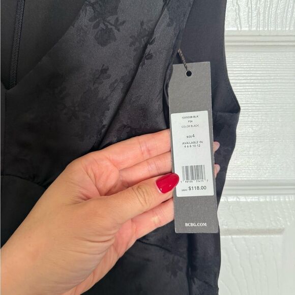BCBG Black Floral V-Neck Dress satin effect - Picture 3 of 6
